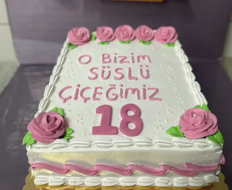 Güllü pasta