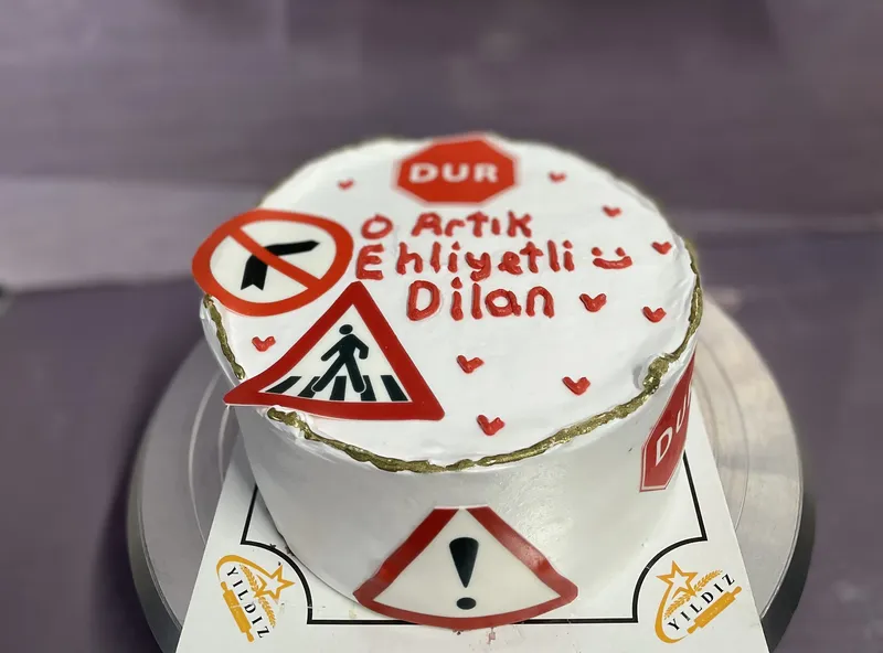 Trafik İşareti Levhalı Pasta Modeli